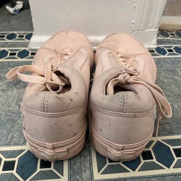 Rose Sneakers - Picture 2 of 5